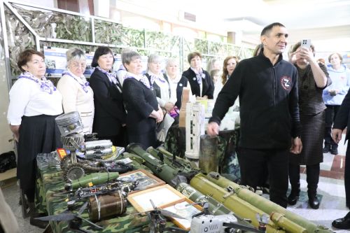 К итоговой сессии Совета района нурлатцы развернули масштабную выставку, посвященную достижениям района