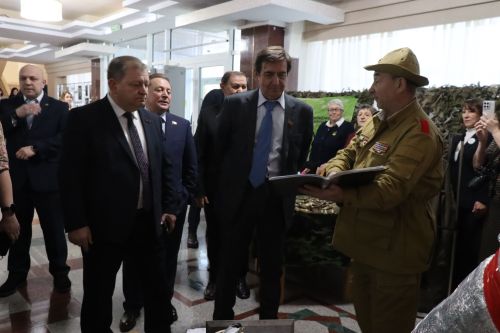 К итоговой сессии Совета района нурлатцы развернули масштабную выставку, посвященную достижениям района