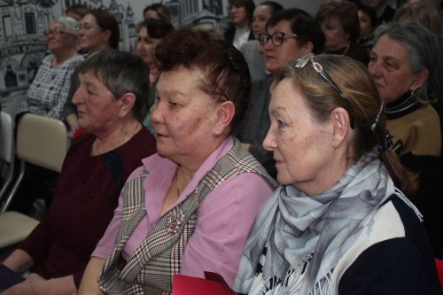 «Возвращайся с победой, родной!»: В Нурлате прошла презентация нового сборника стихов Маргариты Литта