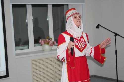 «Возвращайся с победой, родной!»: В Нурлате прошла презентация нового сборника стихов Маргариты Литта