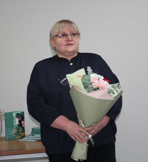 «Возвращайся с победой, родной!»: В Нурлате прошла презентация нового сборника стихов Маргариты Литта