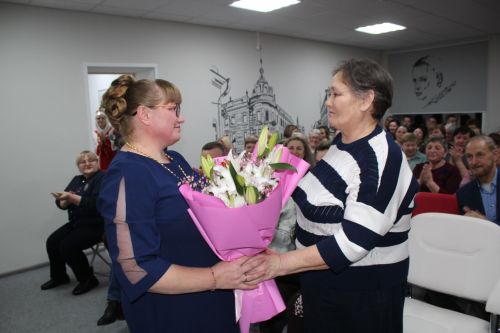 «Возвращайся с победой, родной!»: В Нурлате прошла презентация нового сборника стихов Маргариты Литта