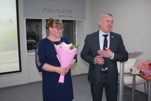 «Возвращайся с победой, родной!»: В Нурлате прошла презентация нового сборника стихов Маргариты Литта