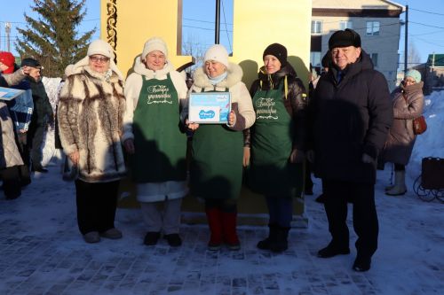 В сквере Журналистов города Нурлат открыли «Древо дружбы»