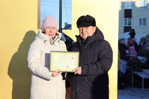 В сквере Журналистов города Нурлат открыли «Древо дружбы»