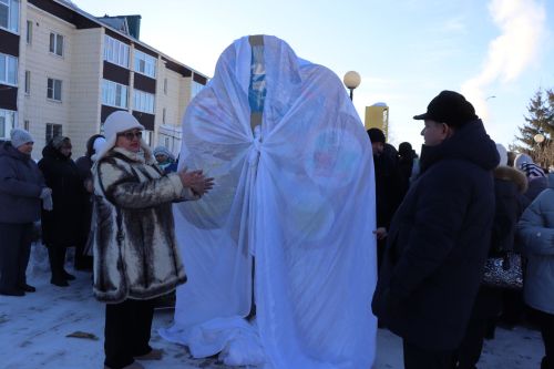 В сквере Журналистов города Нурлат открыли «Древо дружбы»