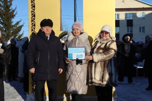 В сквере Журналистов города Нурлат открыли «Древо дружбы»