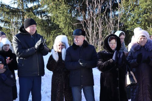 В сквере Журналистов города Нурлат открыли «Древо дружбы»