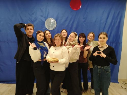 «Скородум» накрывает на стол: в «Мирасе» встречают третий день Масленицы с блинами и чаем