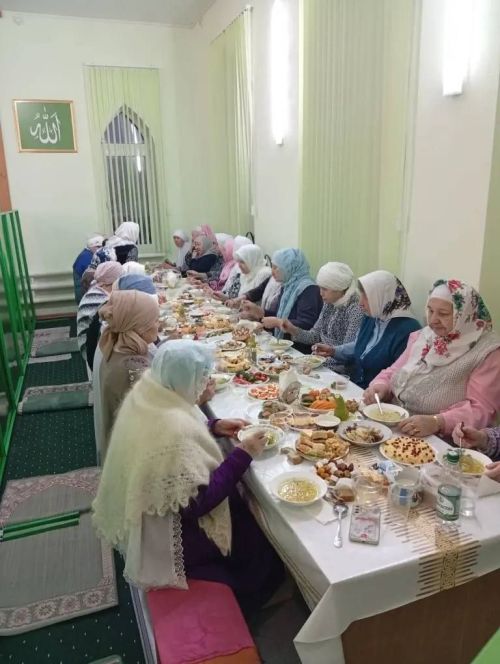 В мечети микрорайона сахароваров прошел коллективный ифтар