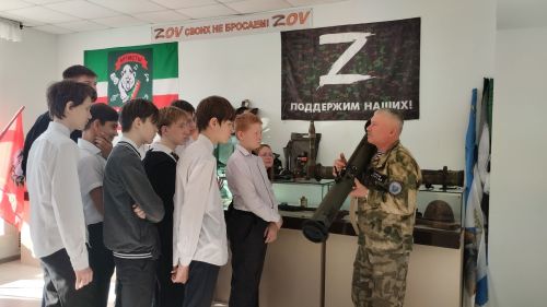 Урок мужества от ветерана: школьникам Мамыкова рассказали о технологиях СВО