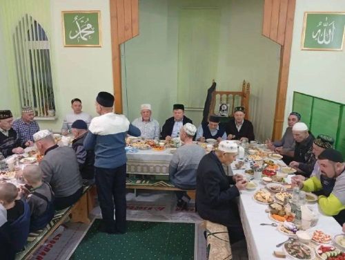 В мечети микрорайона сахароваров прошел коллективный ифтар