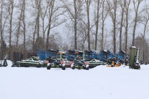 Экзамен на готовность механизаторы  «Агрофирмы 15» «сдадут» в поле