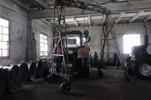 Экзамен на готовность механизаторы  «Агрофирмы 15» «сдадут» в поле
