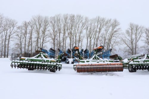 Экзамен на готовность механизаторы  «Агрофирмы 15» «сдадут» в поле