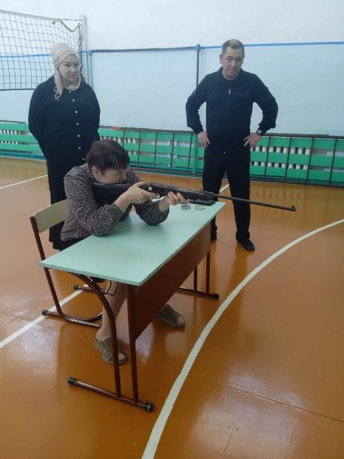 Меткий выстрел в честь защитников: в Кульбаево-Марасинской школе прошел турнир по стрельбе