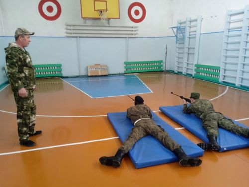 Меткий выстрел в честь защитников: в Кульбаево-Марасинской школе прошел турнир по стрельбе