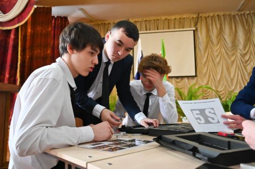 В Нурлатской гимназии прошел полезный урок от профессионалов