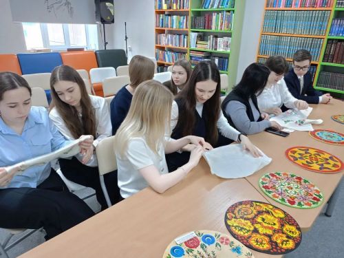 В Нурлате подростки прикоснулись к символике татарского орнамента