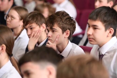 В Нурлатской гимназии прошел полезный урок от профессионалов