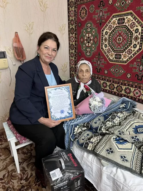 В Нурлате чествовали 95-летнего юбиляра  – труженицу тыла Альфию Хайруллину