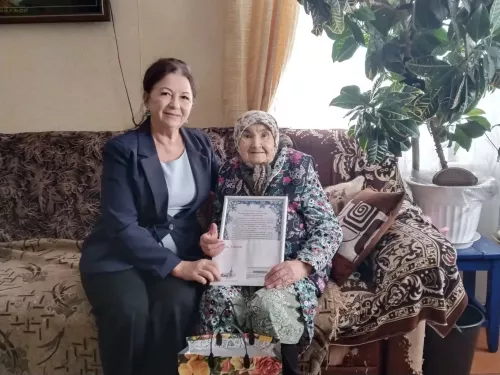 В Нурлатском районе поздравили с 94-летием труженицу тыла Розу Пенькову