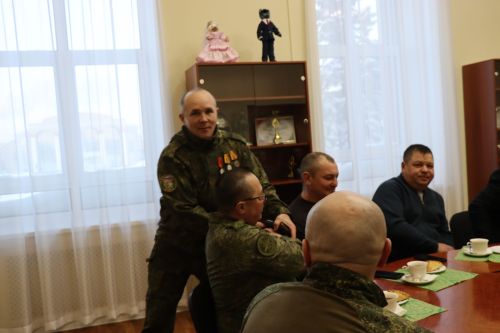 Дамир Ишкинеев встретился с бойцами СВО, прибывшими в отпуск