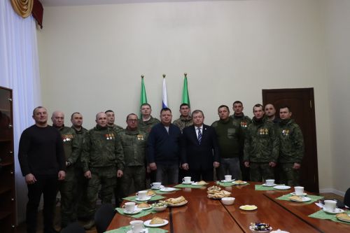 Дамир Ишкинеев встретился с бойцами СВО, прибывшими в отпуск