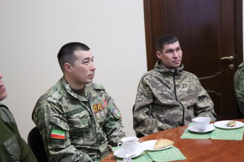 Дамир Ишкинеев встретился с бойцами СВО, прибывшими в отпуск