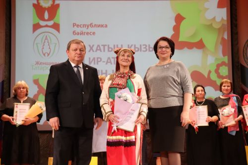 Нурлатцы стали победителями зонального этапа конкурса «Женщина года. Мужчина года: женский взгляд»