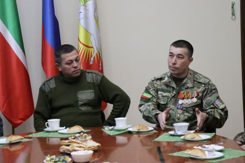 Дамир Ишкинеев встретился с бойцами СВО, прибывшими в отпуск