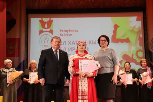 Нурлатцы стали победителями зонального этапа конкурса «Женщина года. Мужчина года: женский взгляд»