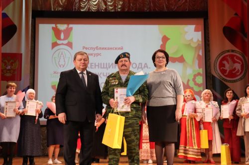 Нурлатцы стали победителями зонального этапа конкурса «Женщина года. Мужчина года: женский взгляд»