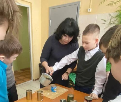 Тепло из дома: в Мамыкове изготовили очередную партию блиндажных свечей