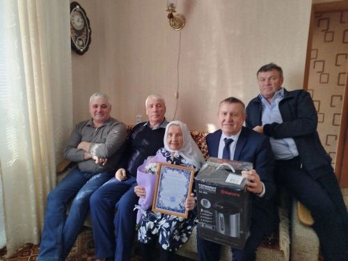 Нурзиган Шайхелисламовну Абдулгалиеву поздравили с 90-летним юбилеем