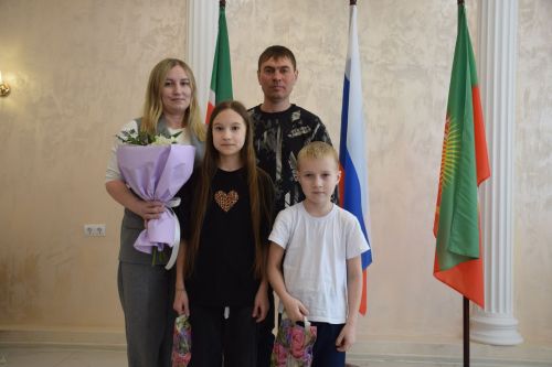 В Нурлате зажегся «Семейный очаг»: открылся первый клуб молодой семьи