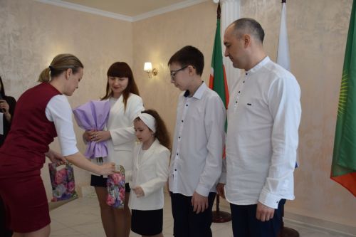 В Нурлате зажегся «Семейный очаг»: открылся первый клуб молодой семьи