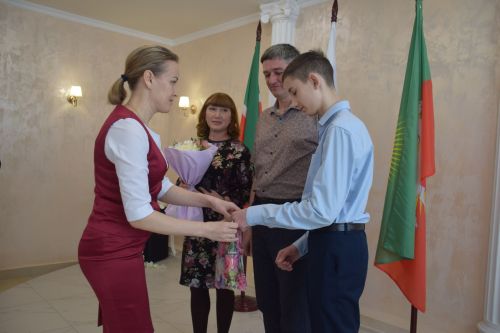 В Нурлате зажегся «Семейный очаг»: открылся первый клуб молодой семьи