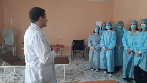 Школьники примерили на себя роль врачей в рамках фестиваля «Ангелы в белых халатах»
