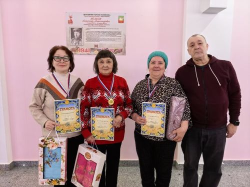 В Нурлате прошел праздничный турнир по шахматам и шашкам среди женщин