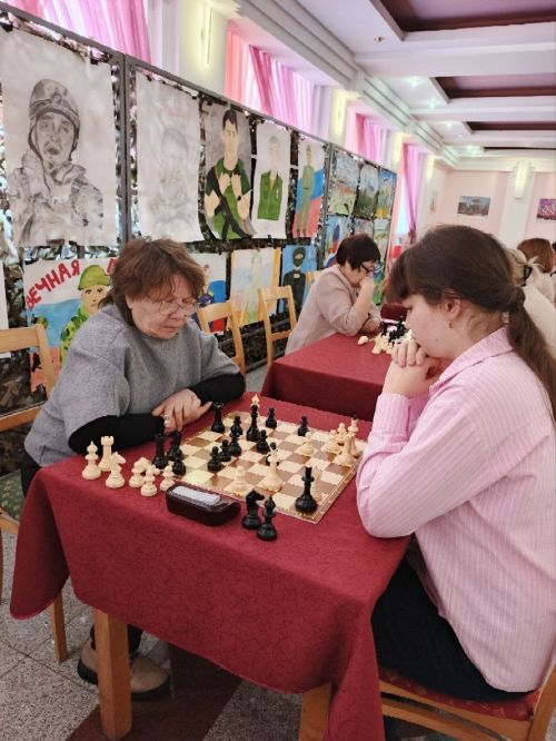 В Нурлате прошел праздничный турнир по шахматам и шашкам среди женщин