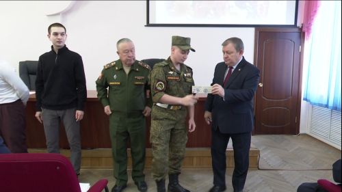 Солдаты-срочники Нурлата получили удостоверения ветеранов боевых действий