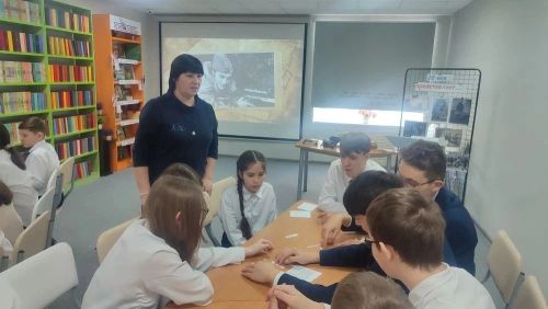 «Машина времени» перенесла нурлатских гимназистов в загадочный XX век