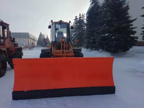 Автопарк коммунальщиков Нурлата пополнился современным оборудованием для уборки снега