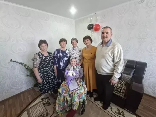 Низкий поклон ветерану: 90-летний юбилей отметила Зинаида Павловна Николаева