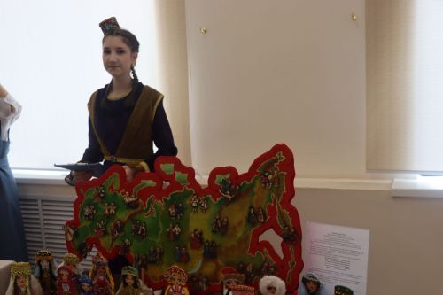 В Нурлате проходит фестиваль детского народного творчества «Без бергэ»