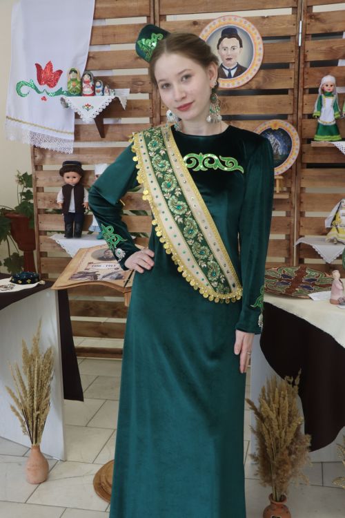 В Нурлате проходит фестиваль детского народного творчества «Без бергэ»