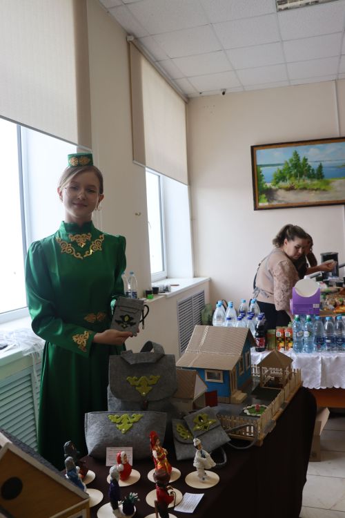 В Нурлате проходит фестиваль детского народного творчества «Без бергэ»