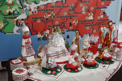 В Нурлате проходит фестиваль детского народного творчества «Без бергэ»