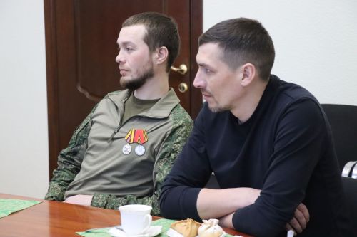 Дамир Ишкинеев встретился с бойцами, вернувшимися из зоны СВО в краткосрочный отпуск